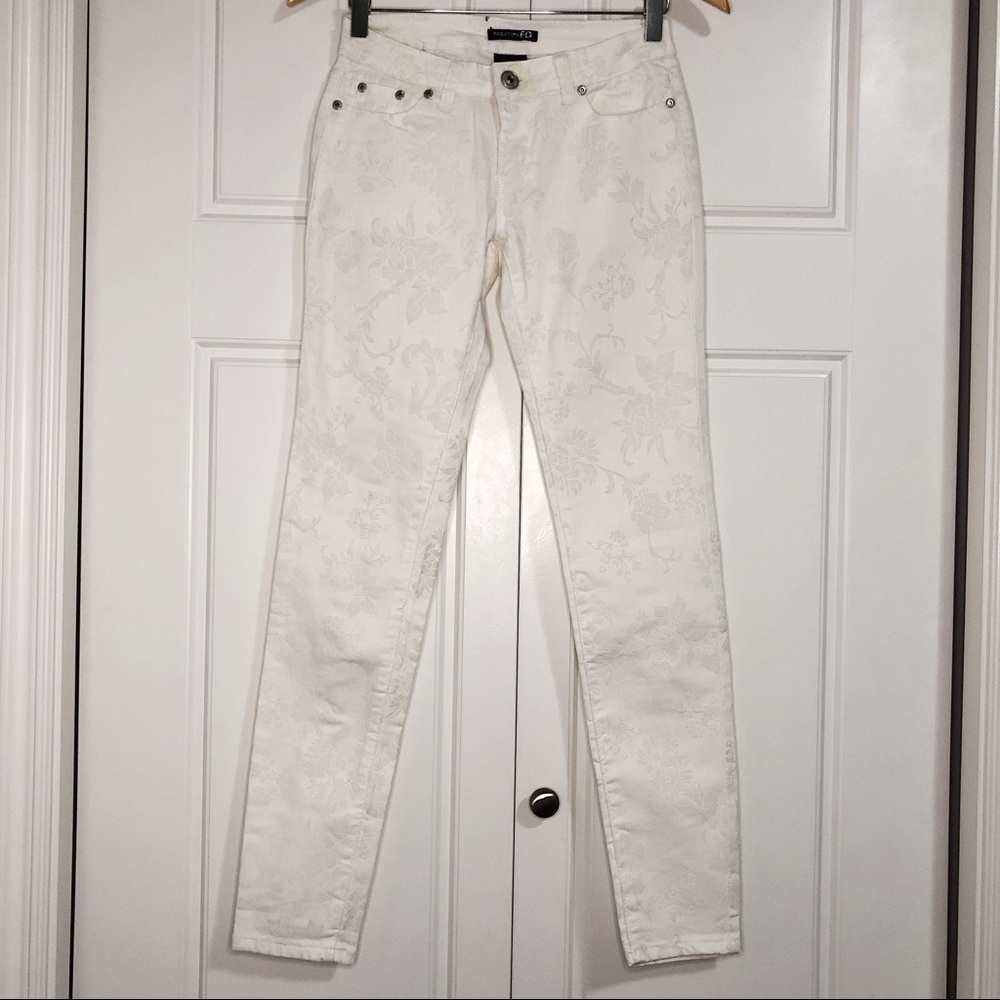 Seduction 3D Flower Print White Women Skinny Jean